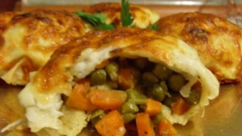 Bezelyeli Etli Börek Tarifi