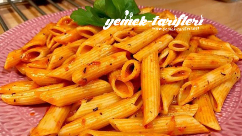 Domates Soslu Makarna Tarifi