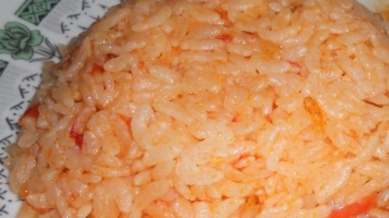 Domatesli Pilav Tarifi