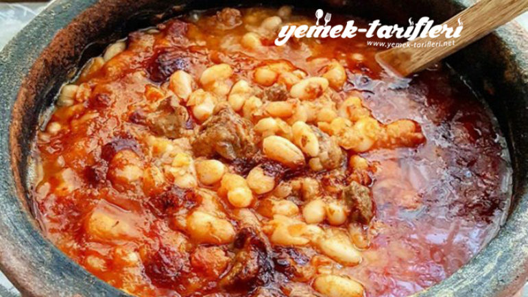 Güveçte Etli Kuru Fasulye Tarifi Güveçte Etli Kuru Fasulye Tarifi