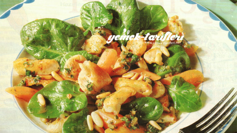 Ispanaklı Tavuklu Salata
