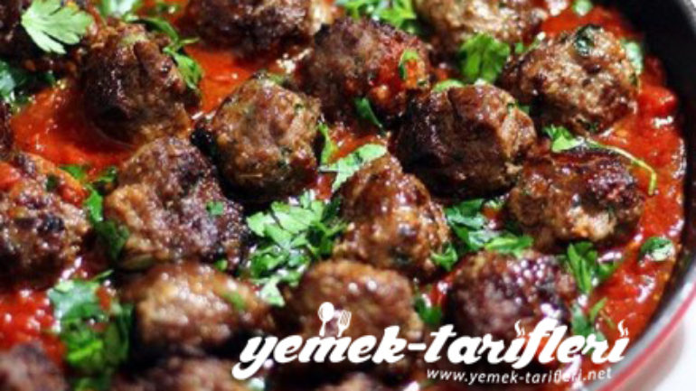 Fırında Domates Soslu Köfte