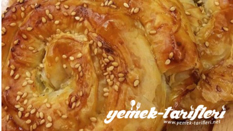El Açması Kıymalı Kol Böreği
